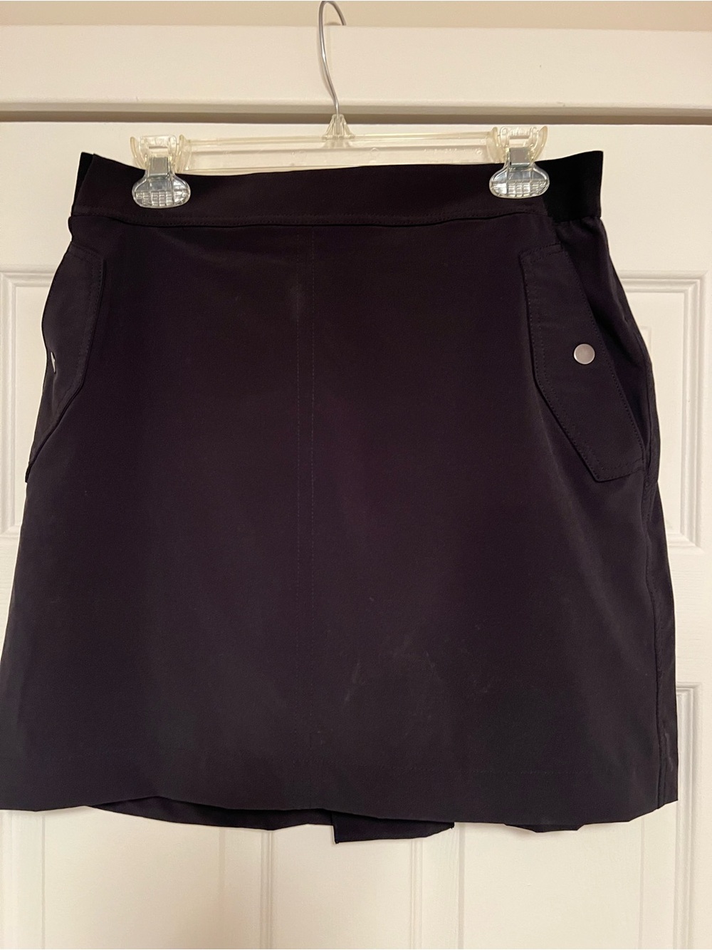 Athleta Classic Women's Black Skort with Pocket Detail